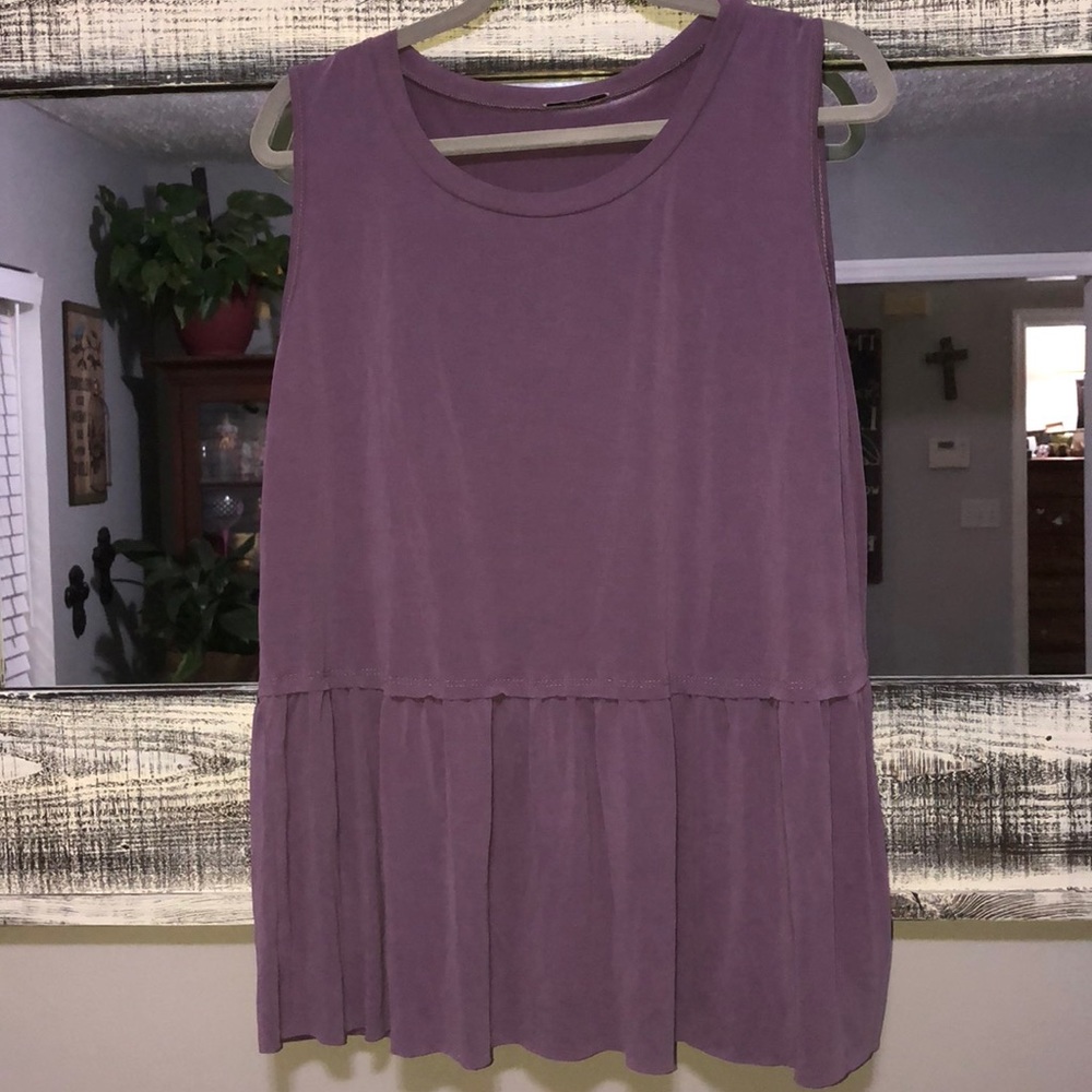 Super soft lightweight elegant Tank NWT
